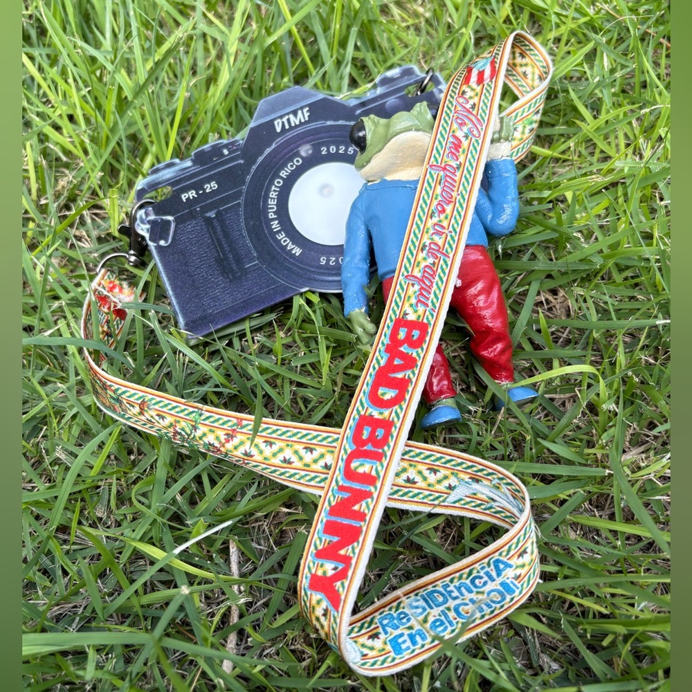 LAST ONE! Bad bunny DtMf concert lanyard & camera Ft.  Concho!